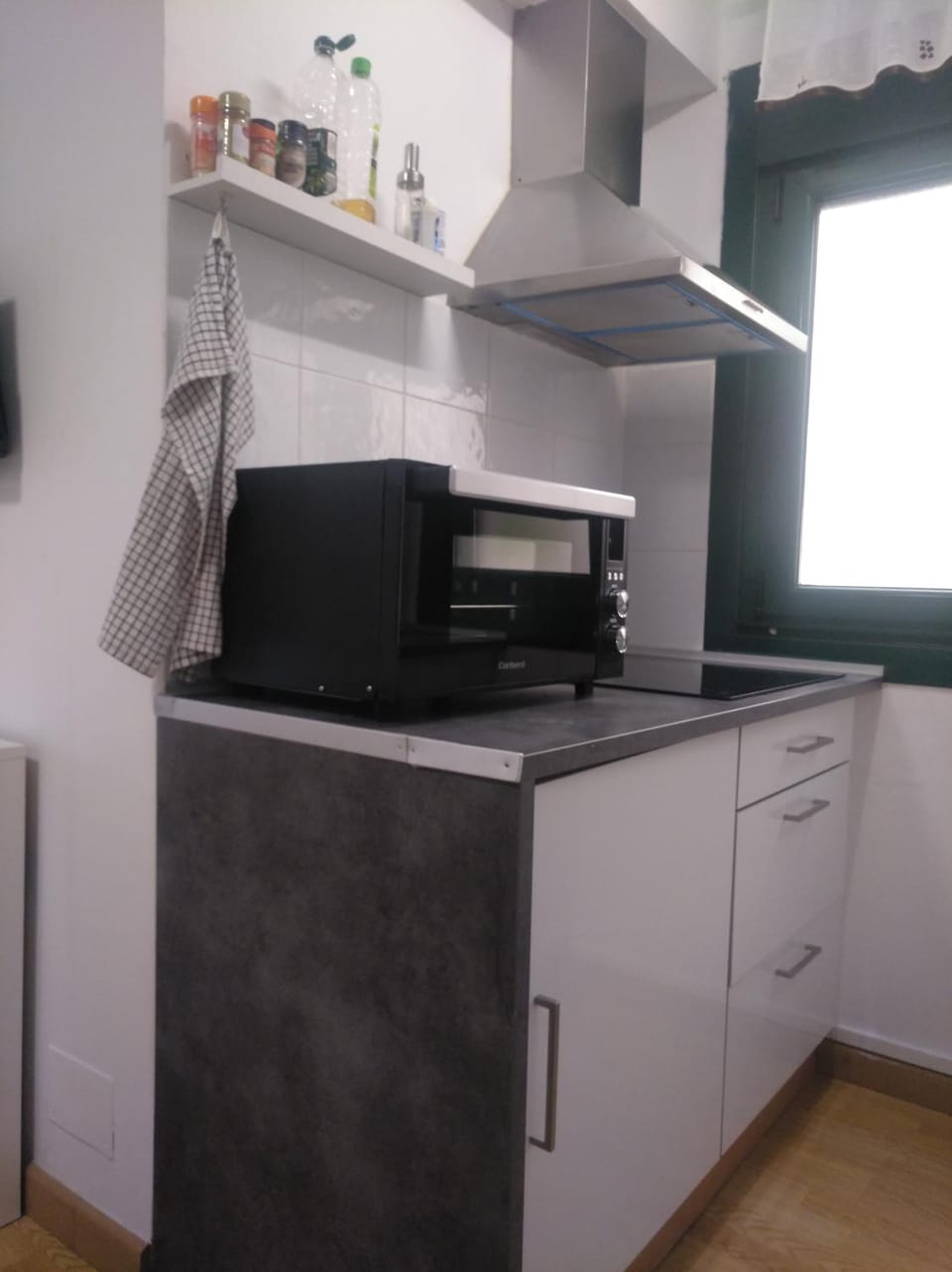 Kitchen or kitchenette, pet friendly, stove