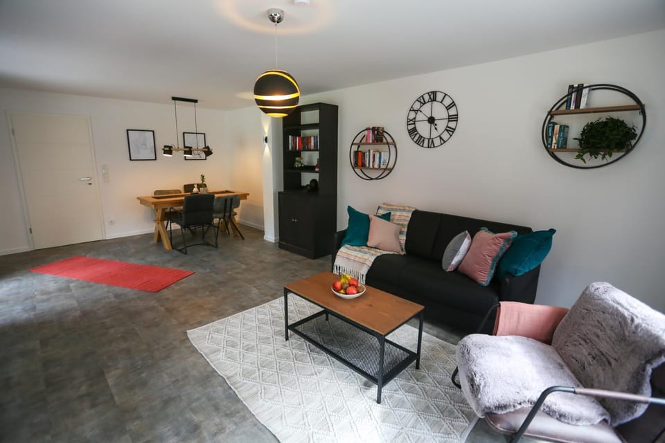 Living room, Seating area, Dining area