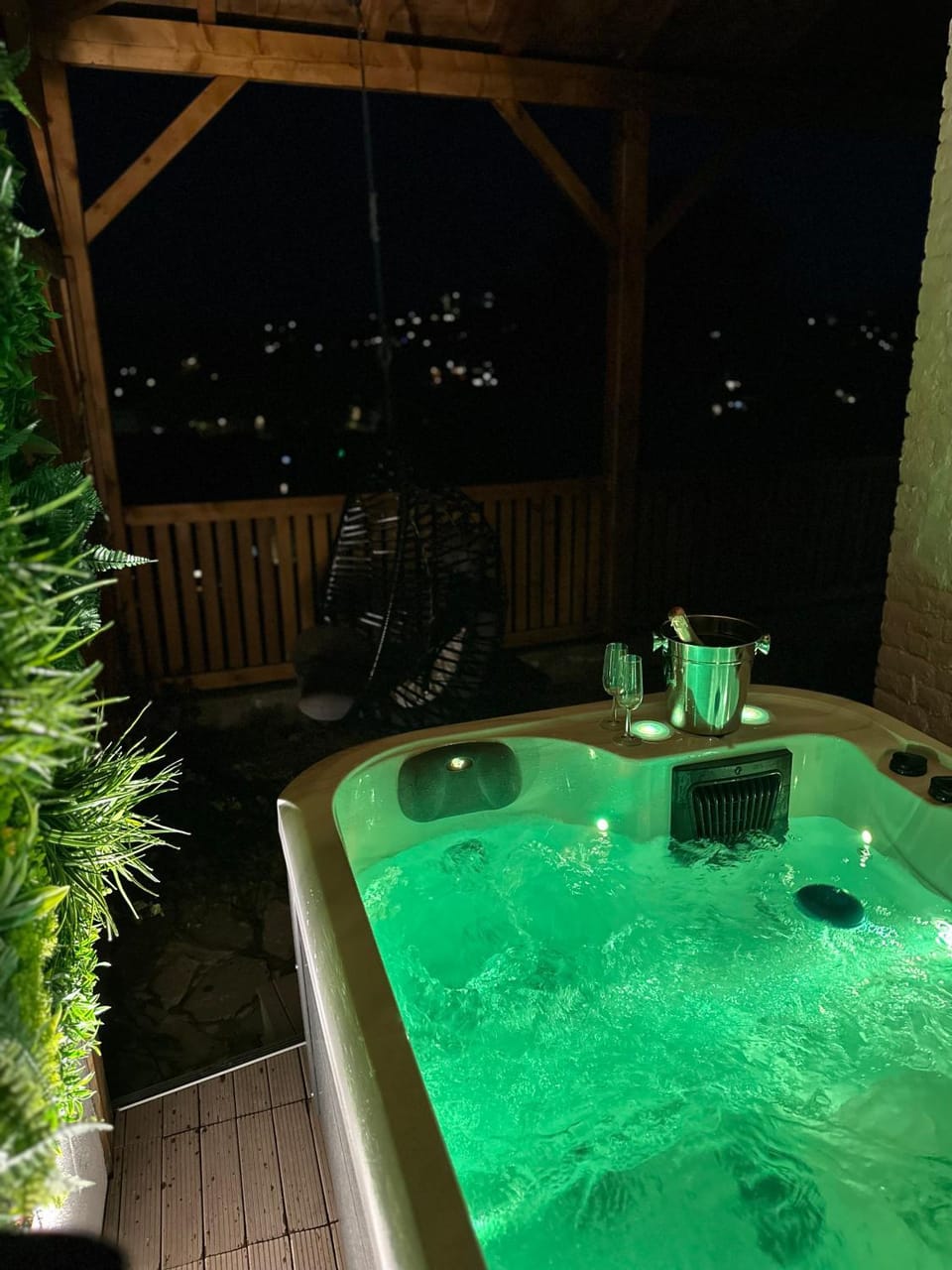 Hot Tub, Hot Tub