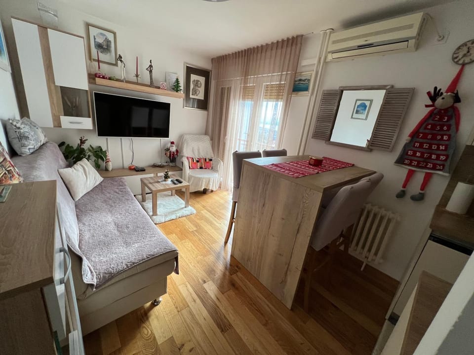 TV and multimedia, Seating area