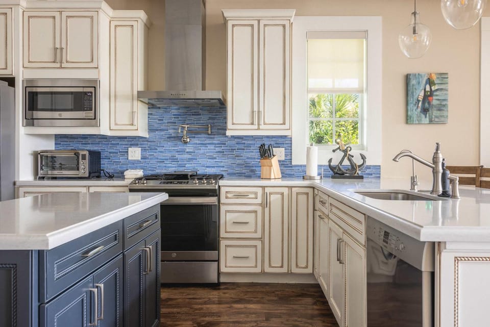 Suncoast House -Pool & Boat Dock House in Stock Island