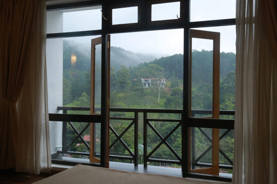 Balcony/Terrace, Mountain view