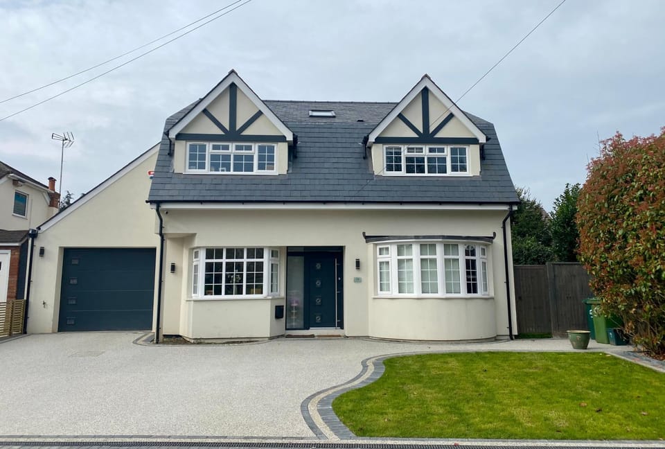 Stunning 4 bedroom house in Surrey Minimum stay 6 nights Villa in England