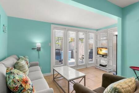 Poolside Retreat Apartment in Key West