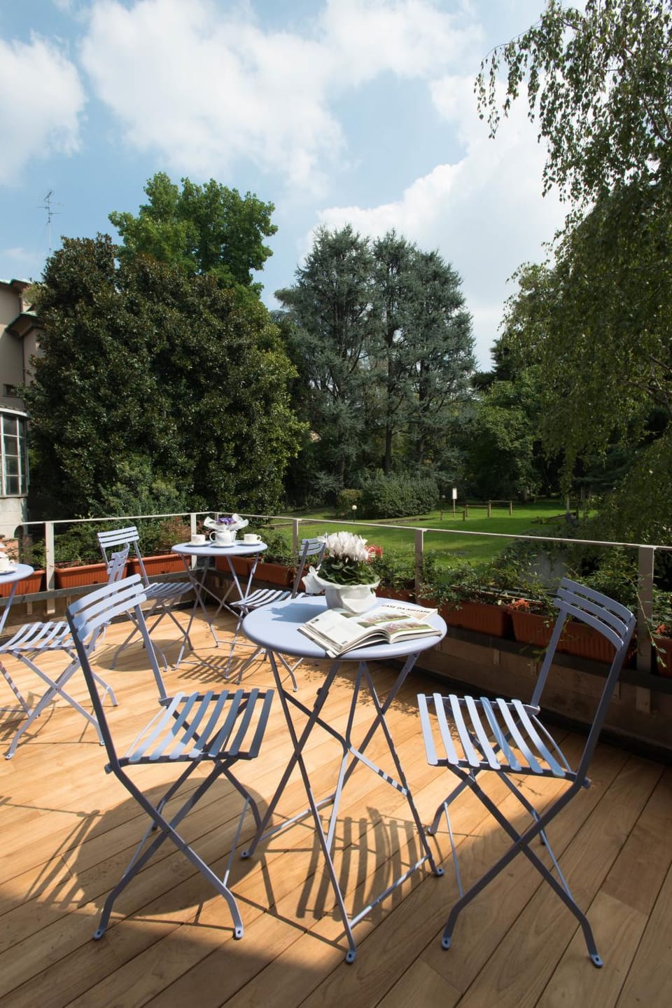 Patio, Day, Garden, Garden view