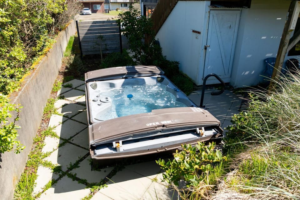 Jettyview Lodge - Meredith Lodging House in Rockaway Beach