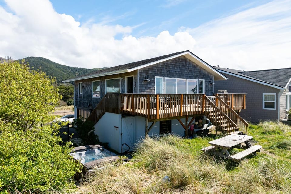 Jettyview Lodge - Meredith Lodging House in Rockaway Beach