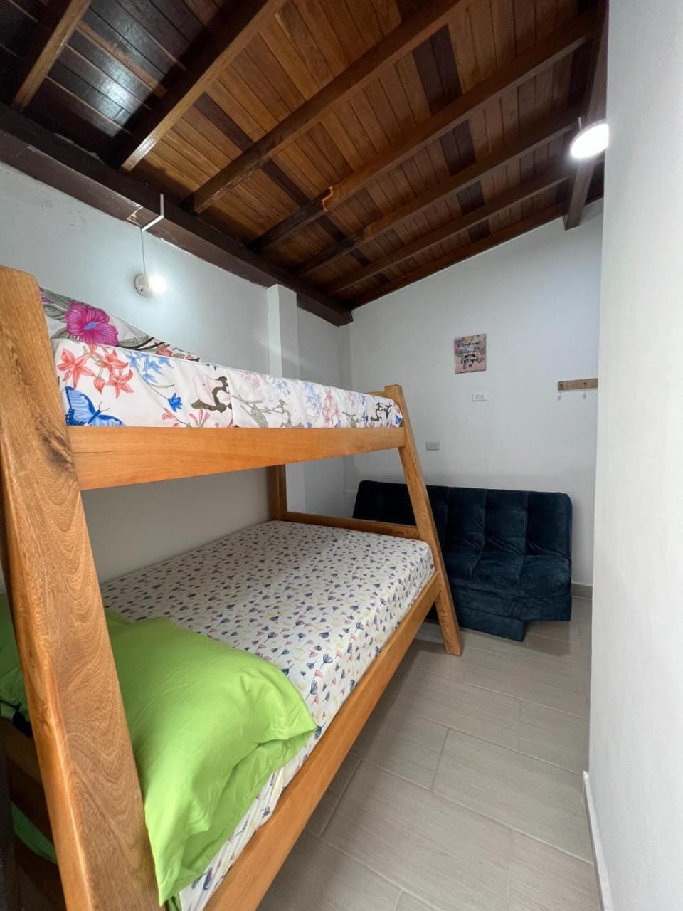 APARTAMENTO AMOBLADO SECTOR LAURELES-ESTADIO hasta 8 personas - Londres Apartment in Medellin