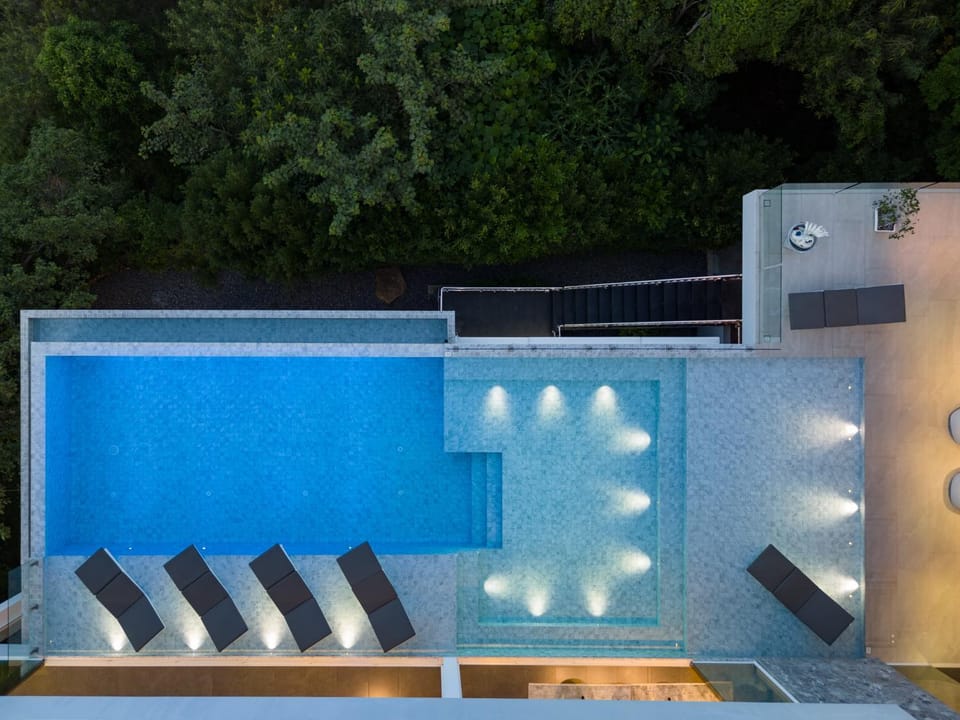 Property building, Bird's eye view