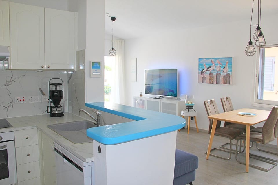 Coffee/tea facilities, Kitchen or kitchenette, dishwasher, kitchen