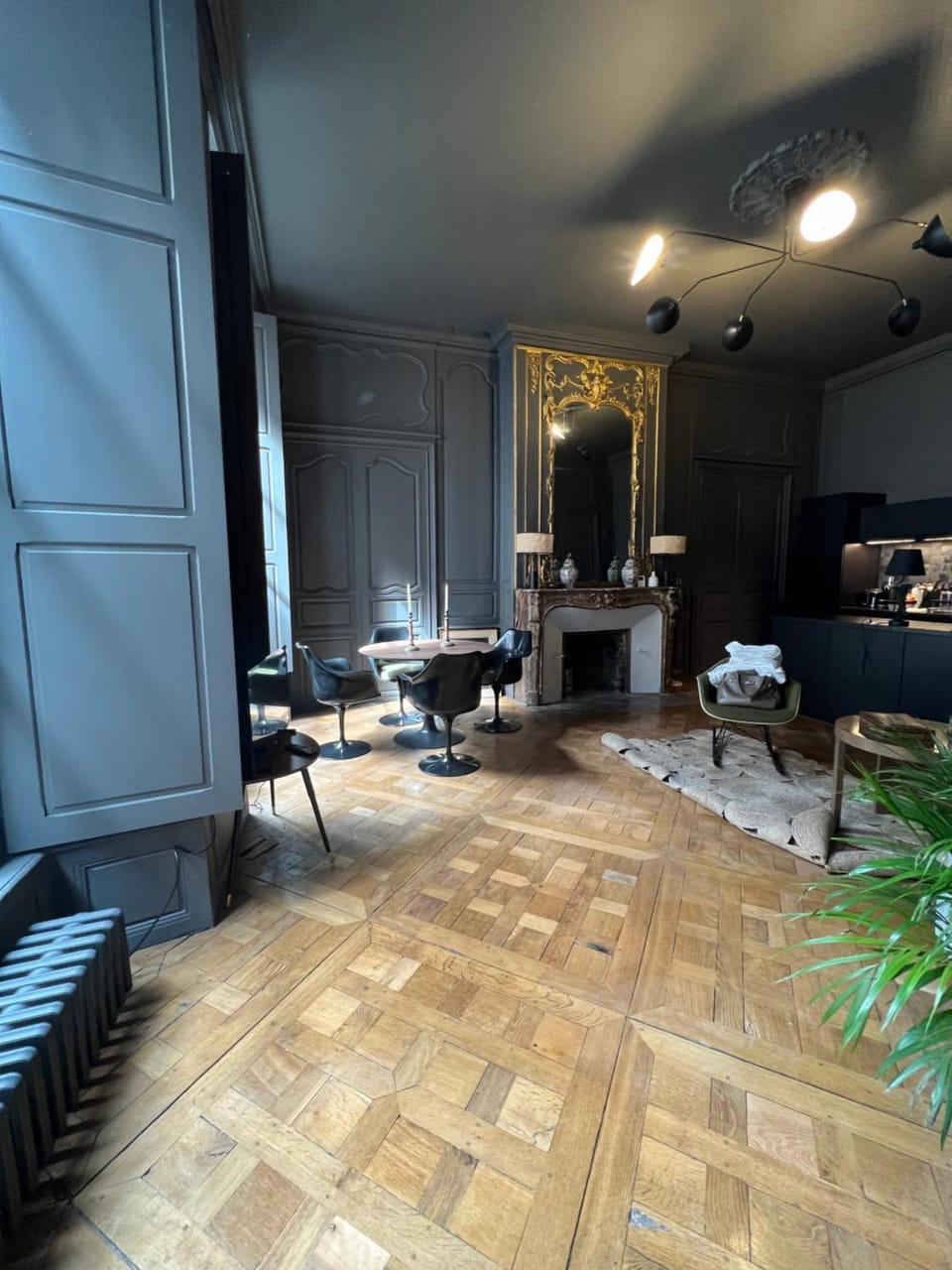 Living room, Seating area
