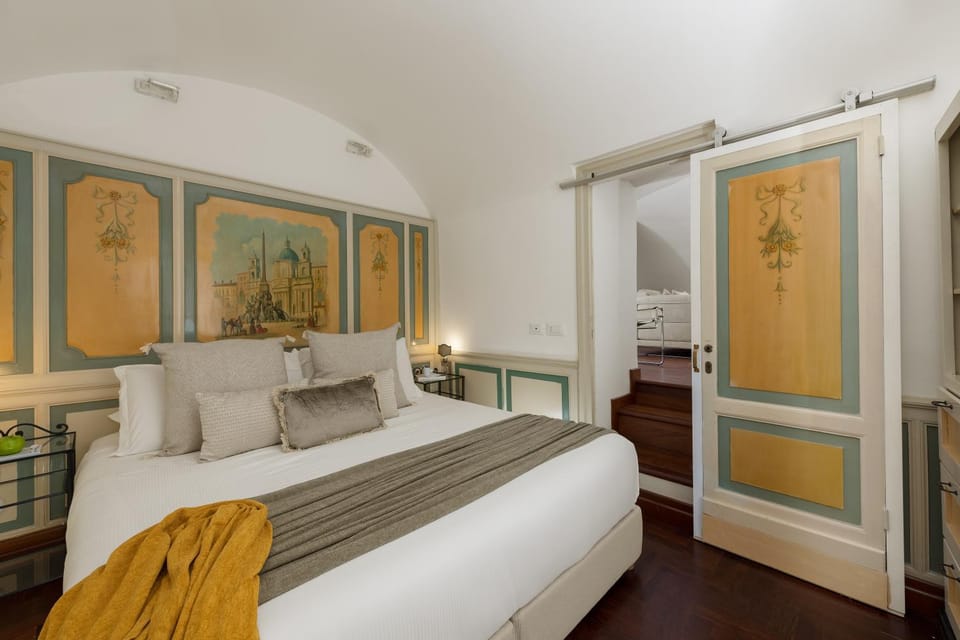NEW! Amazing Piazza Navona View Apartment in Rome
