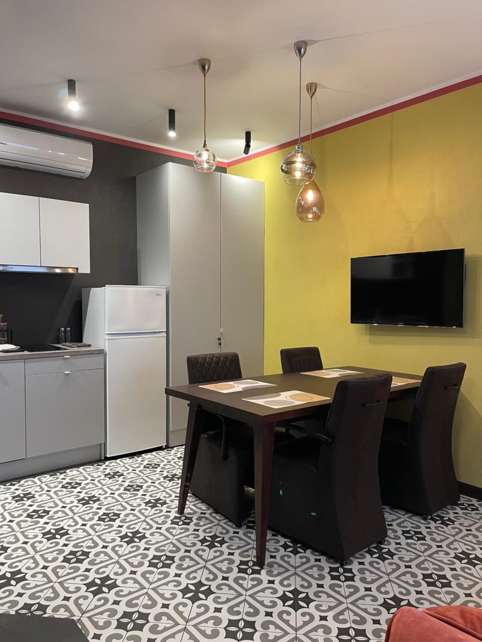 TV and multimedia, Kitchen or kitchenette, Dining area