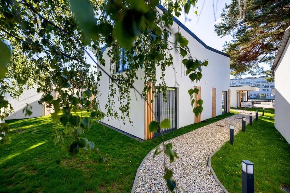 Property building, Day, Garden, Garden view