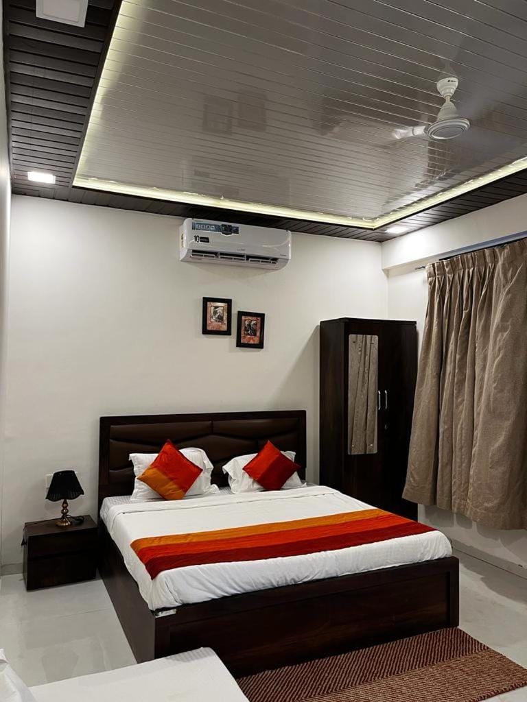 Bed, Bedroom, air conditioner
