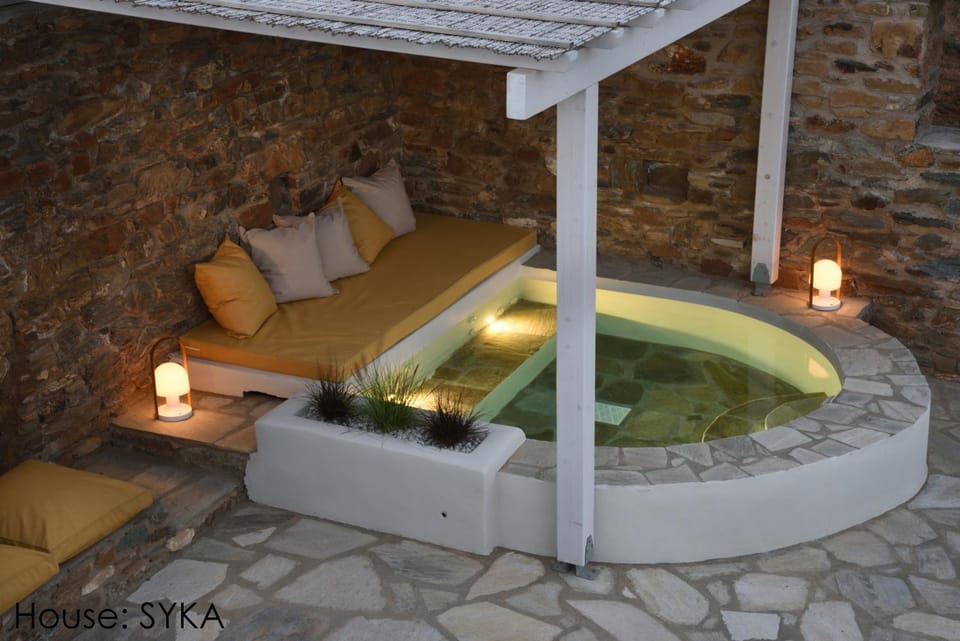 Hot Tub, Balcony/Terrace, Swimming pool