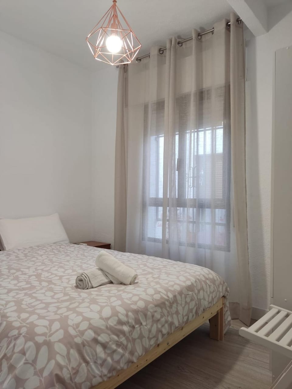 Photo of the whole room, Bedroom