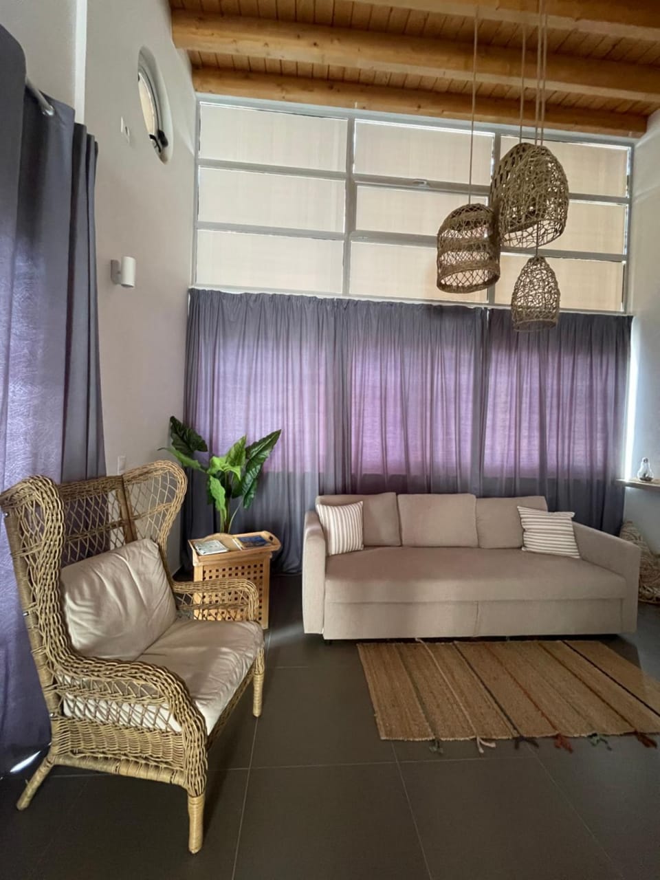 Astrolithos Down Town Apartment in Islands