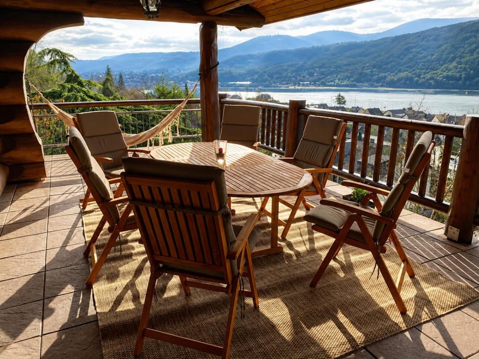Balcony/Terrace, River view, River view