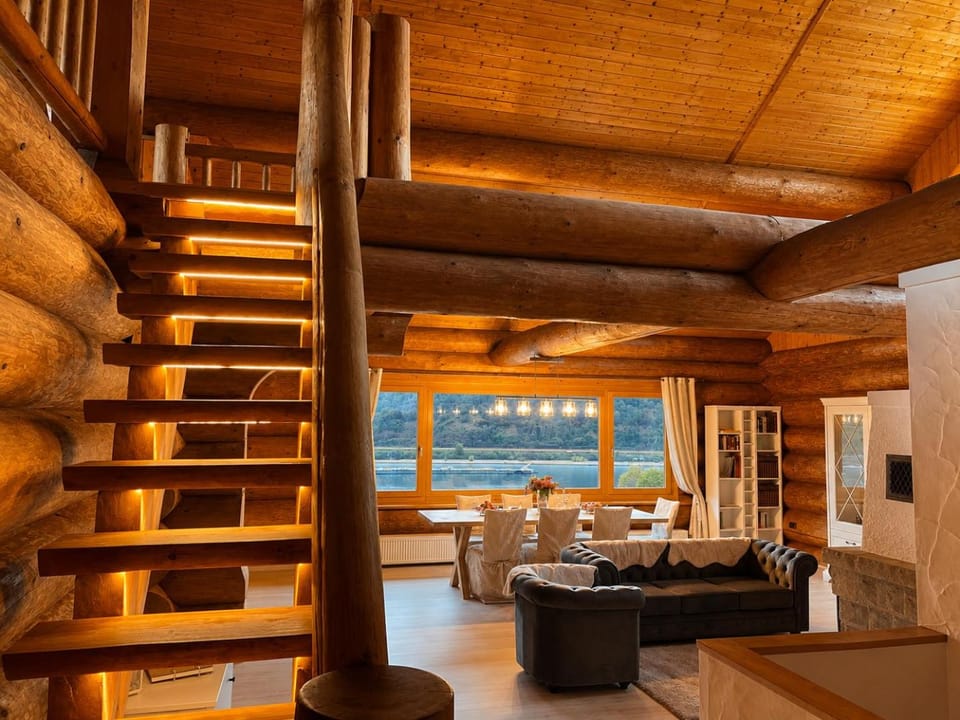 Library, View (from property/room), View (from property/room), Living room, Seating area, Dining area, Landmark view