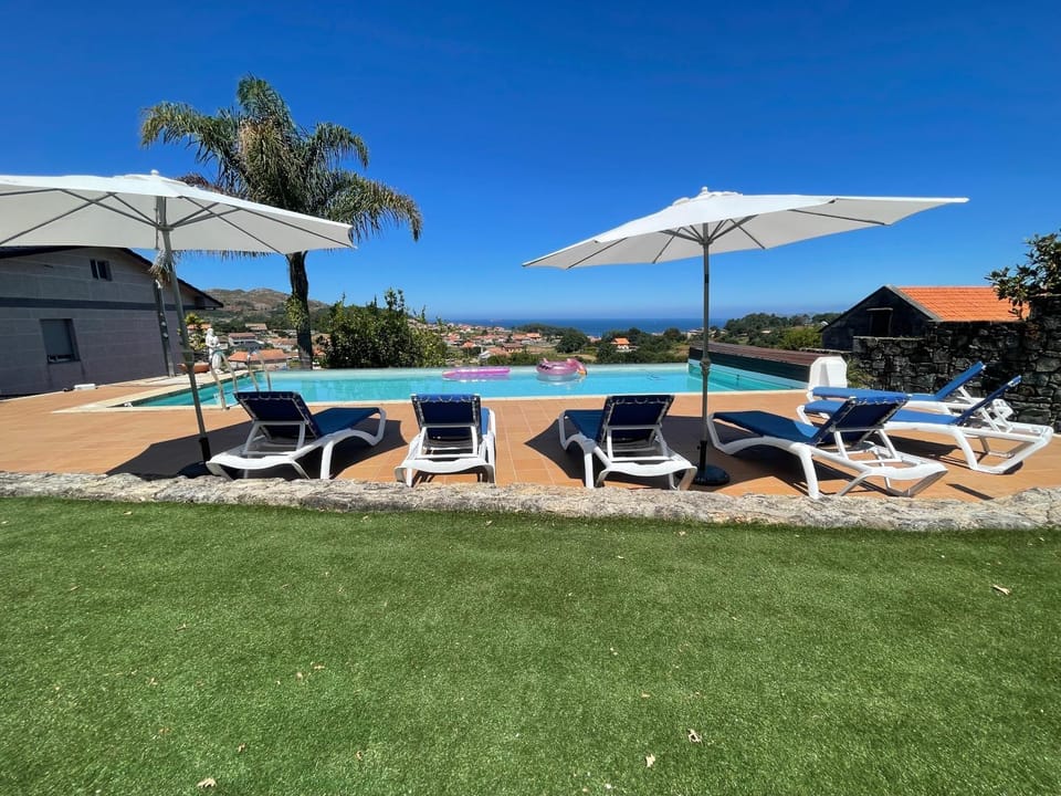 CHALET CON VISTAS AL MAR, PISCINA, PISTA FUTBOL...IDEAL PARA FAMILIAS CON NIÑOS House in Viana do Castelo District, Portugal