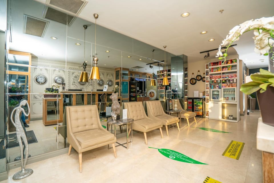 Lobby or reception, Decorative detail, Supermarket/grocery shop