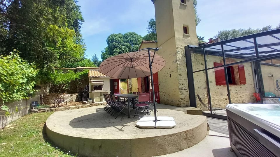 Patio, BBQ facilities, Balcony/Terrace