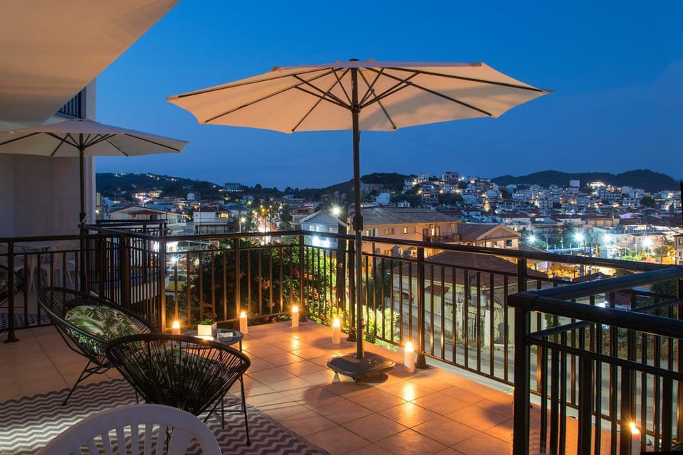 Balcony/Terrace, City view
