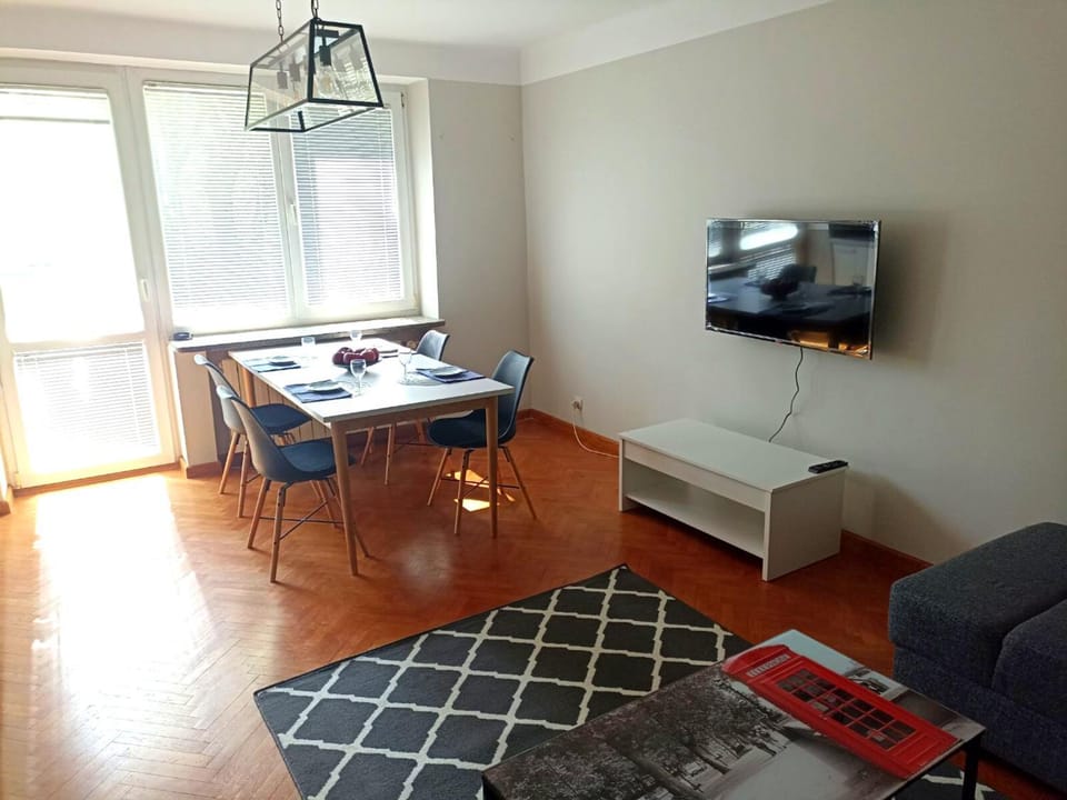TV and multimedia, Dining area