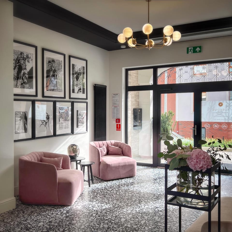 Staff, Facade/entrance, Lobby or reception, Other, Seating area, Area and facilities, internet, locker