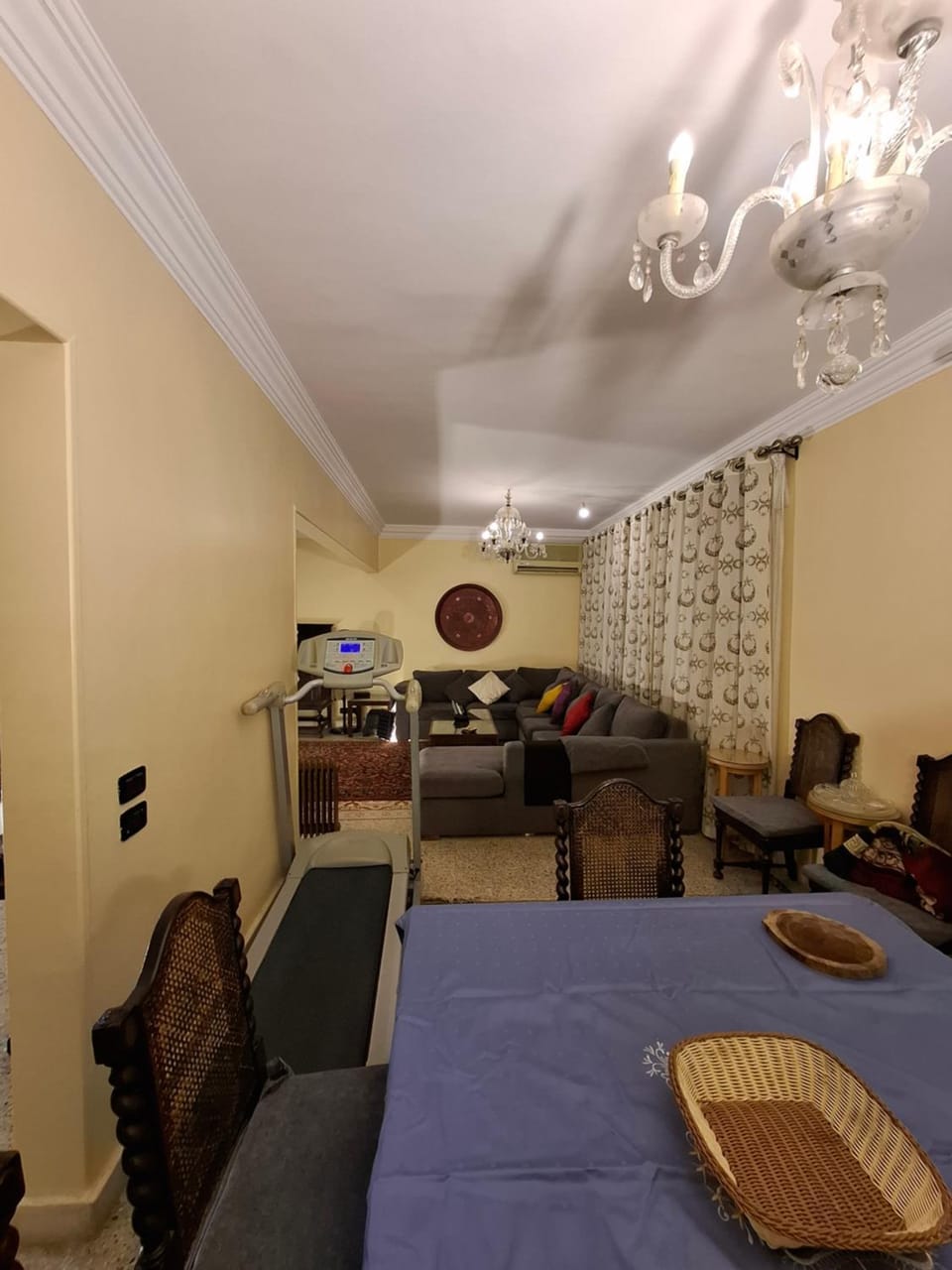 Living room, Seating area
