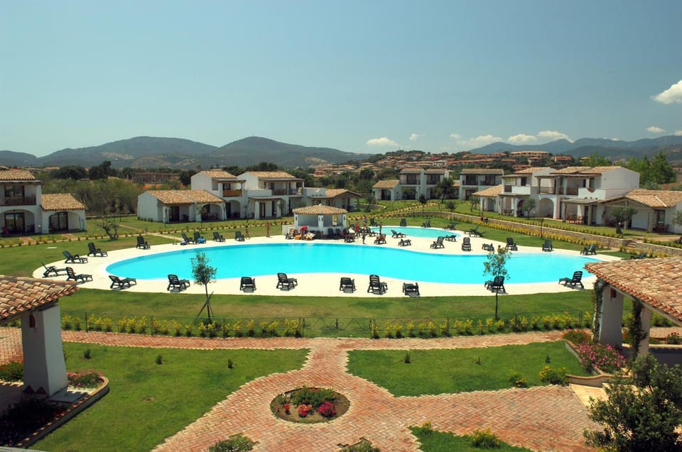 Garden, Swimming pool, Swimming pool