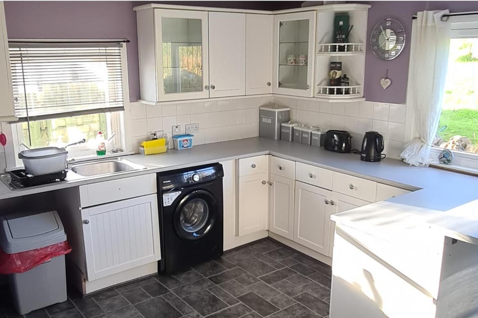 4 Bed Cottage Sleeps 6-Pet-Friendly-Private Garden House in Scotland