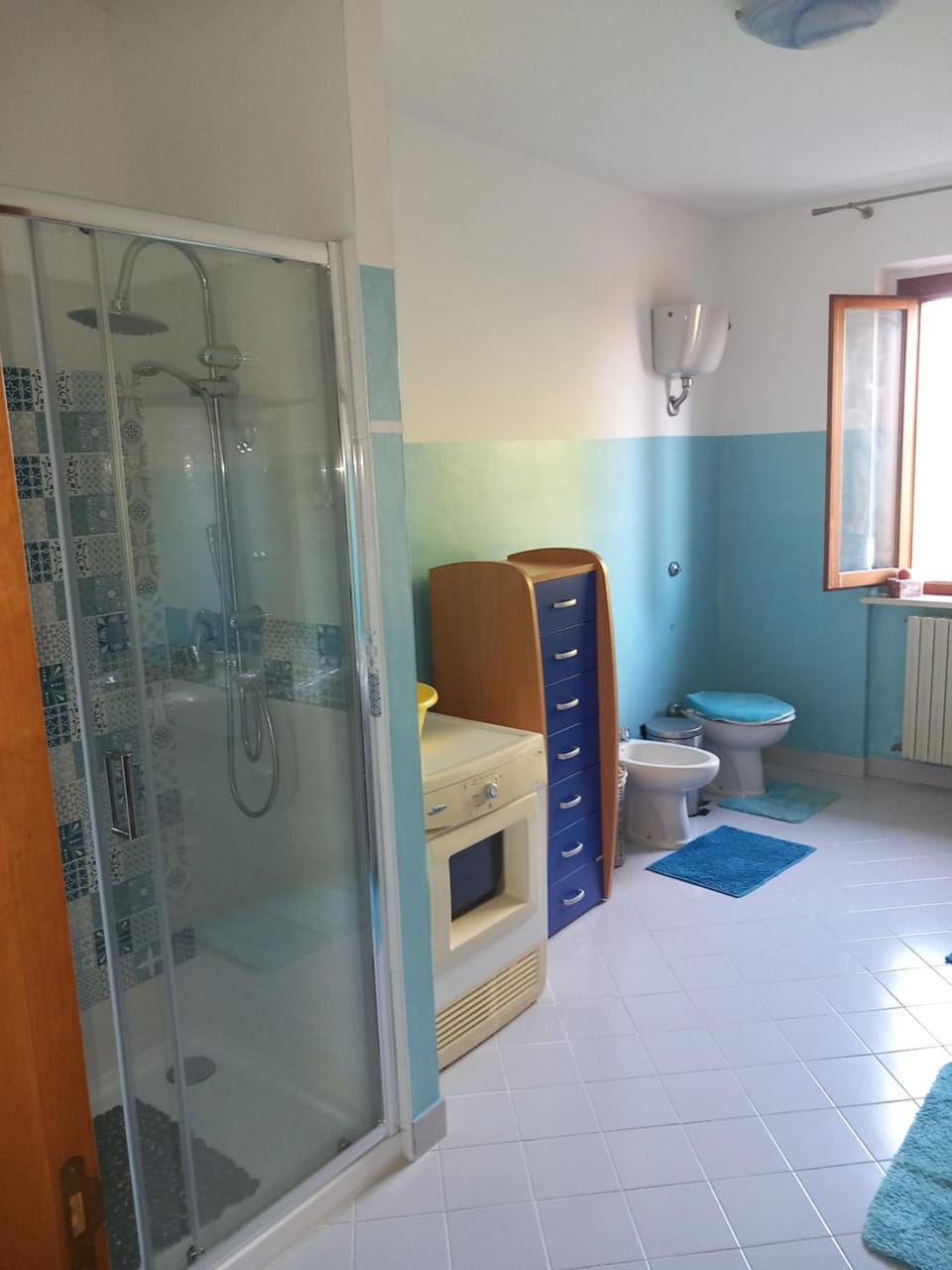 Shower, Bathroom, towels