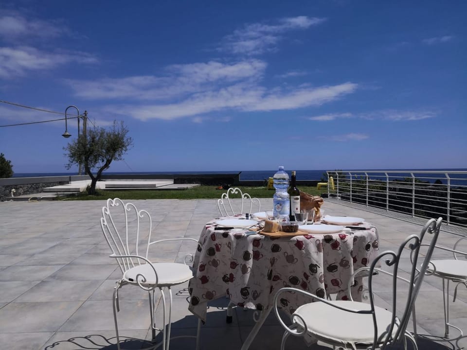 Natural landscape, View (from property/room), Balcony/Terrace, Sea view