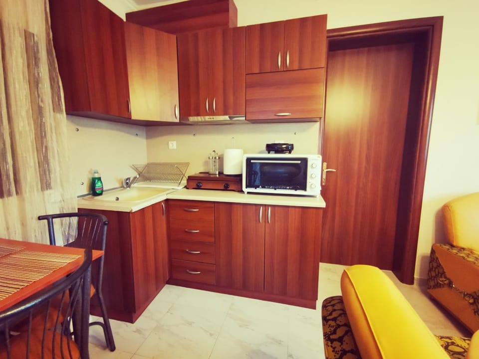 Kitchen or kitchenette, Dining area, pet friendly, toaster