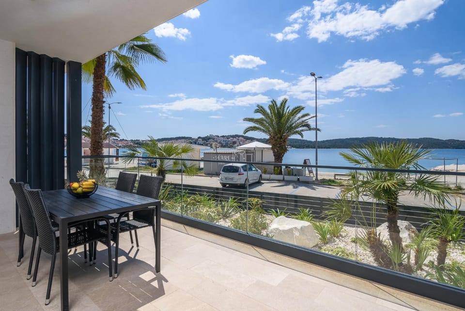 Palm Springs Apartment in Okrug Gornji