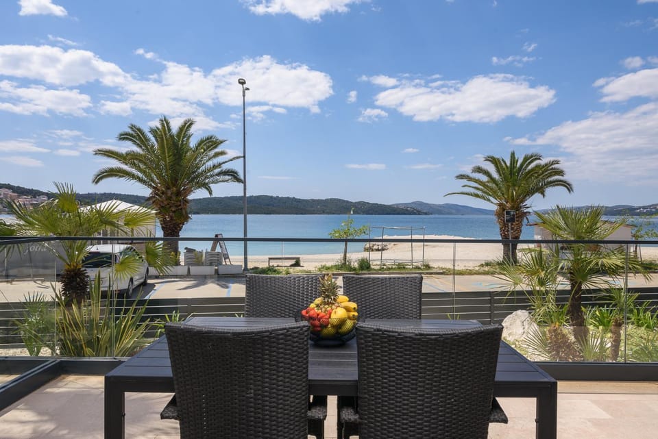 Palm Springs Apartment in Okrug Gornji