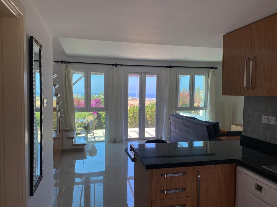 Dining area, minibar, stove