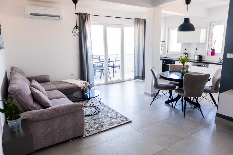 Apartments Rising Sun, Ražanac Apartment in Zadar County