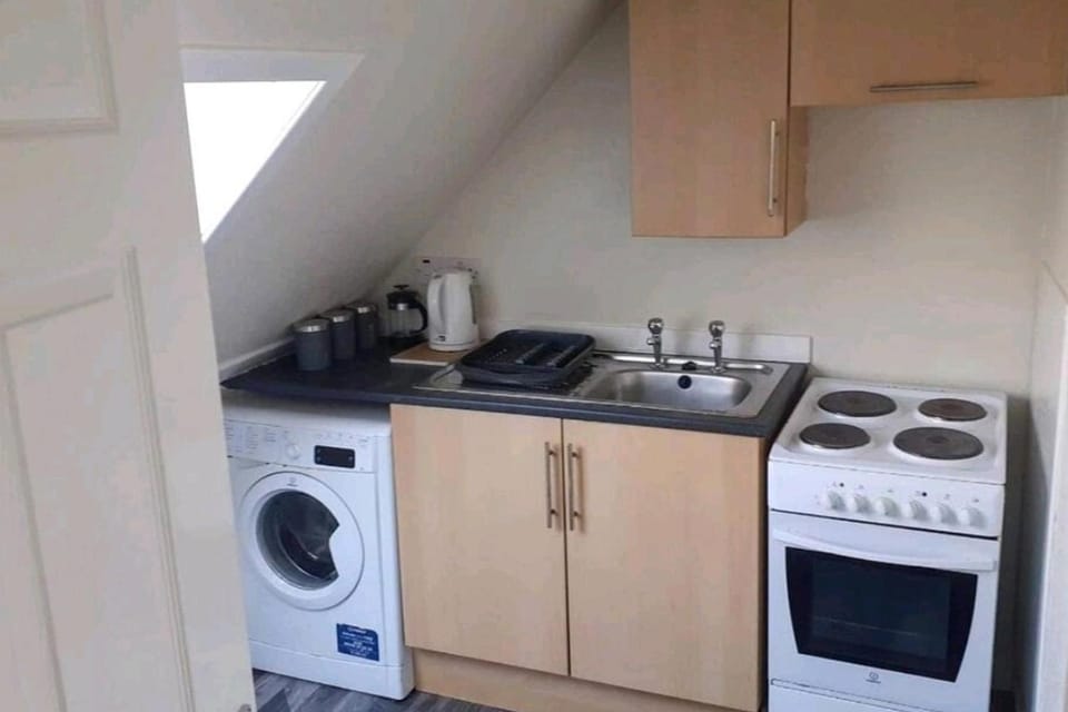 Loch Views Apartment Sleeps 2-Pets Ok-Free Parking Apartment in Campbeltown