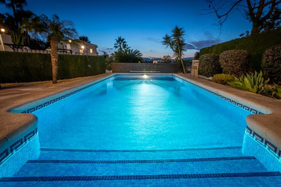 Swimming pool, Swimming pool
