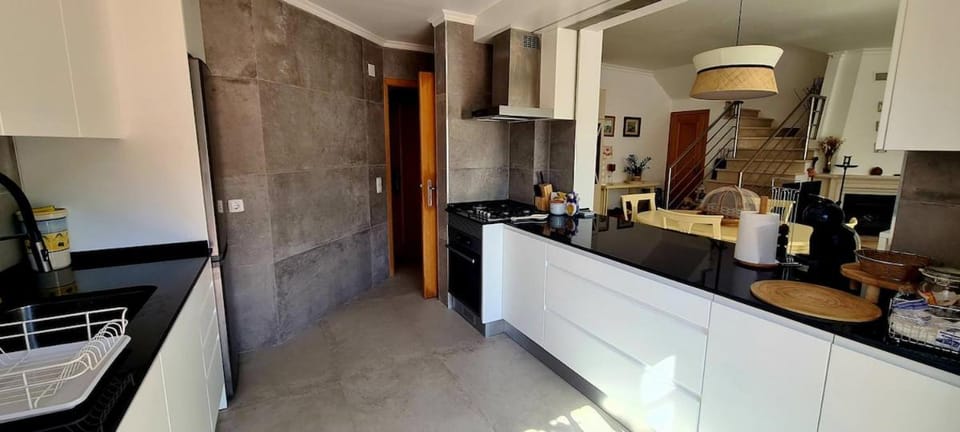 dishwasher, microwave, oven, stove, washing machine, kitchen
