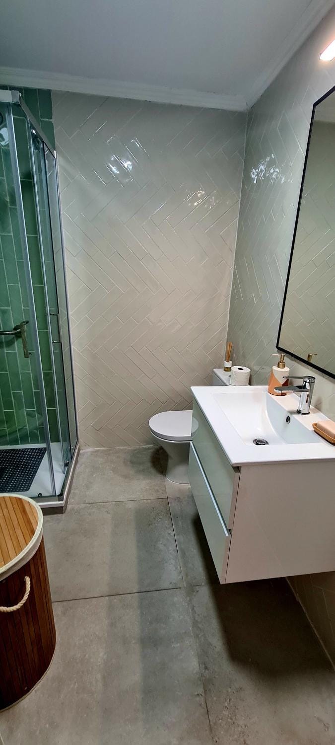Shower, Toilet, Bathroom