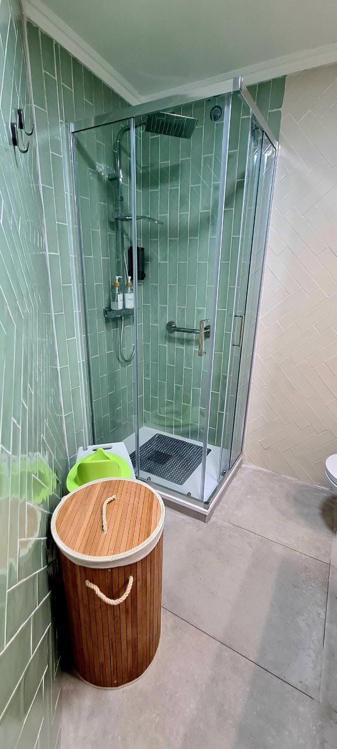 Shower, Toilet, Bathroom