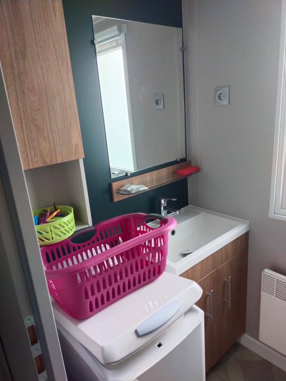 MOBIL HOME LE BIENVENUE 3 CH VALRAS PLAGE Campground/ 
RV Resort in Occitanie