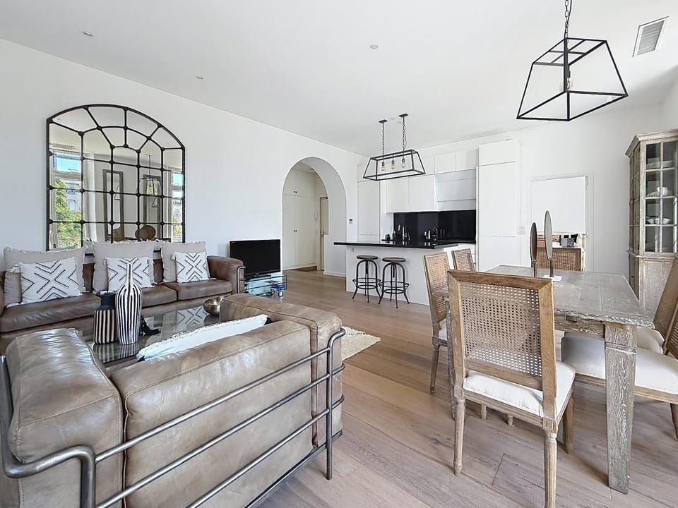 Living room, Dining area