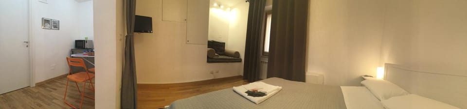 Bed, Coffee/tea facilities, Living room, Seating area, Dining area, Bedroom