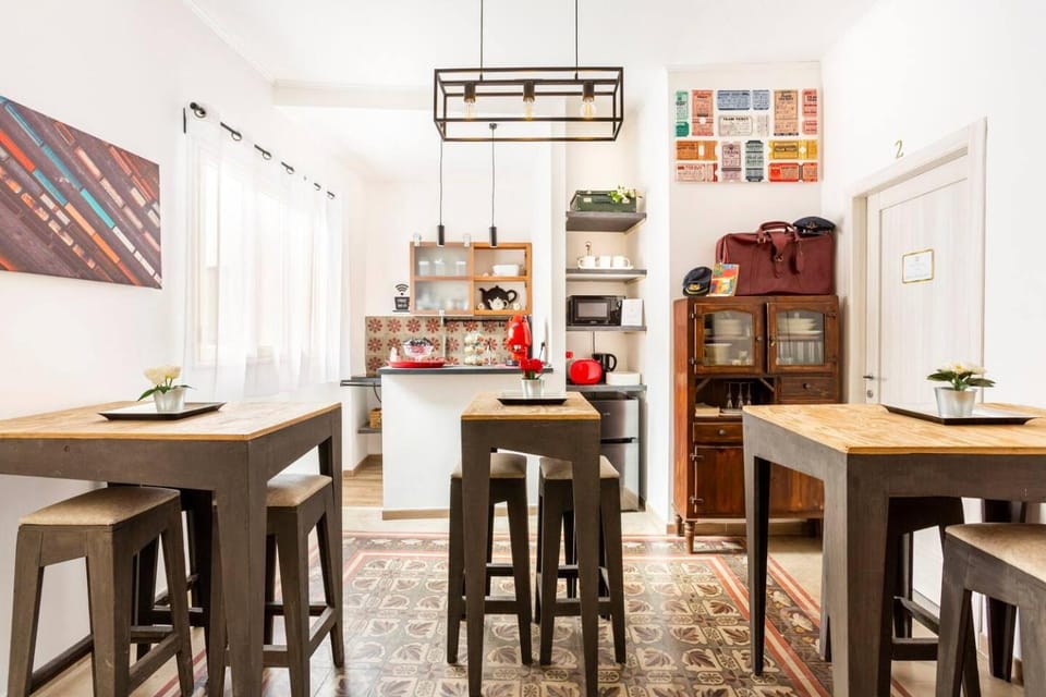 Communal lounge/ TV room, Kitchen or kitchenette, Living room