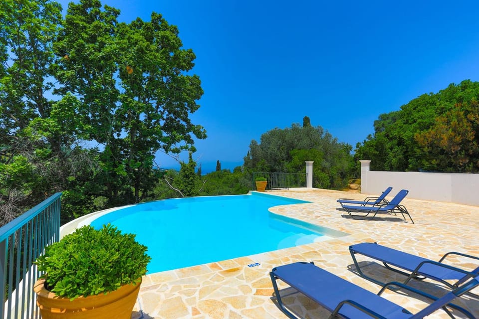 Swimming pool, sunbed